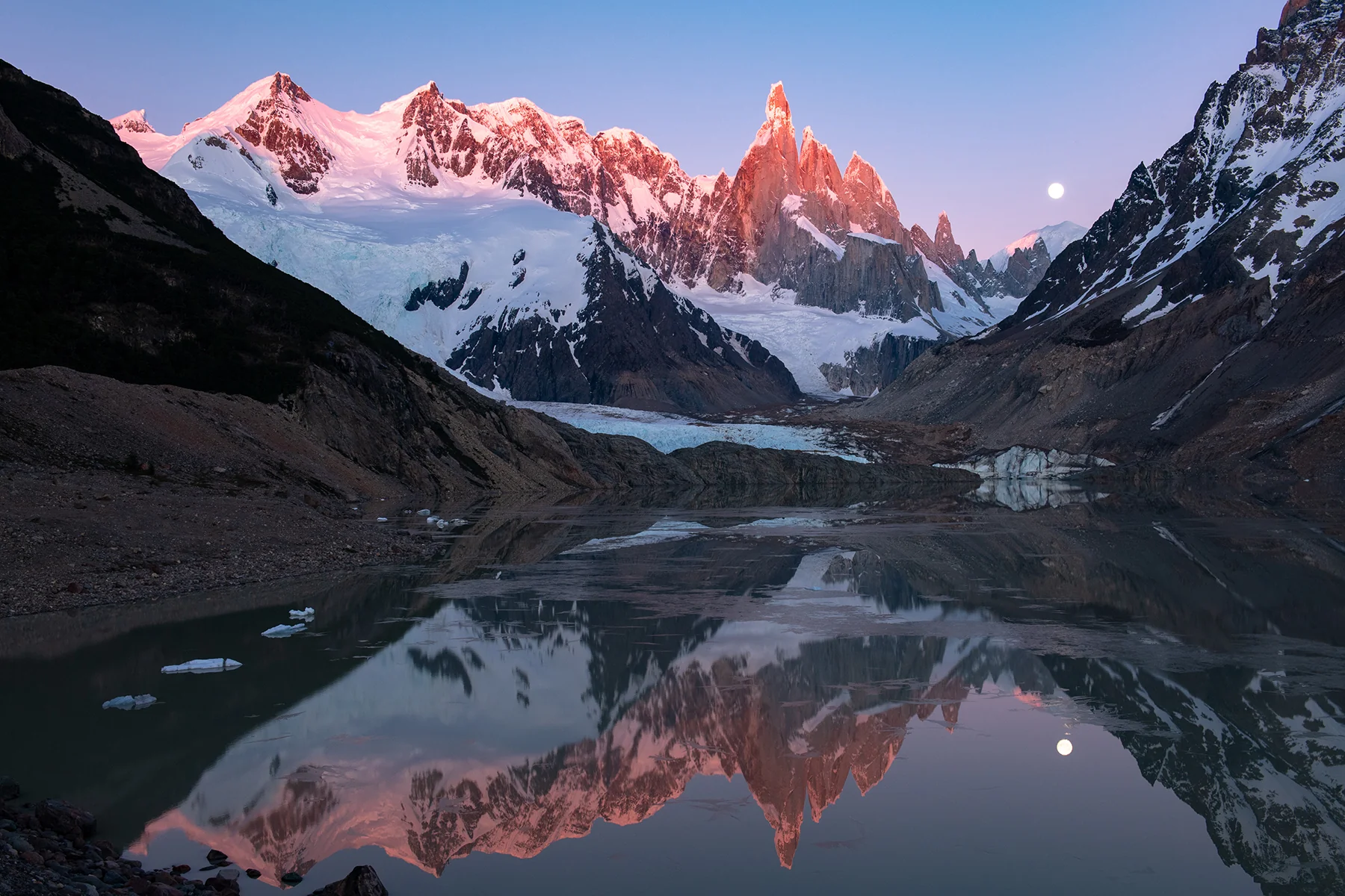 Lago Torre Sunrise